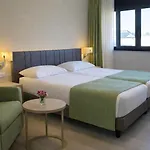 Nessi Hotel 3*