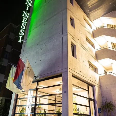 Nessi Hotell