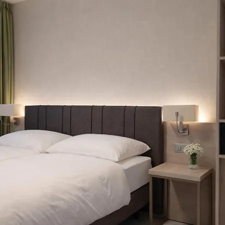 Nessi Hotel 3*