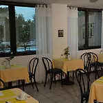 Nessi Hotel 3*